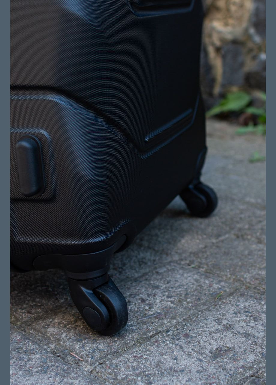 Чемодан пластиковый 147 Unlimited большой L, цвет черный Wings 147UNL (343339833)