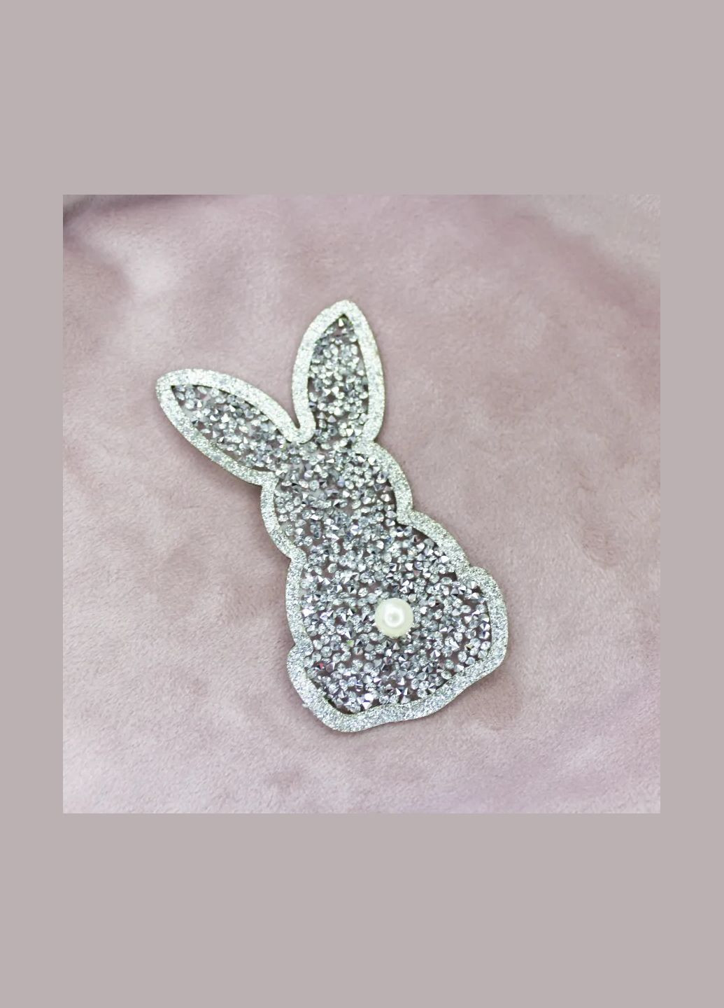 Нашивка з акриловим камінням "Зайчик великий" срібного кольору (1952) No Brand (335812052)
