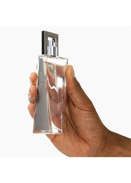 Туалетная вода Attraction для него – открытка с пробным образцом 0.6 мл. Древесно-амбровый аромат для мужчин Avon (367622365)