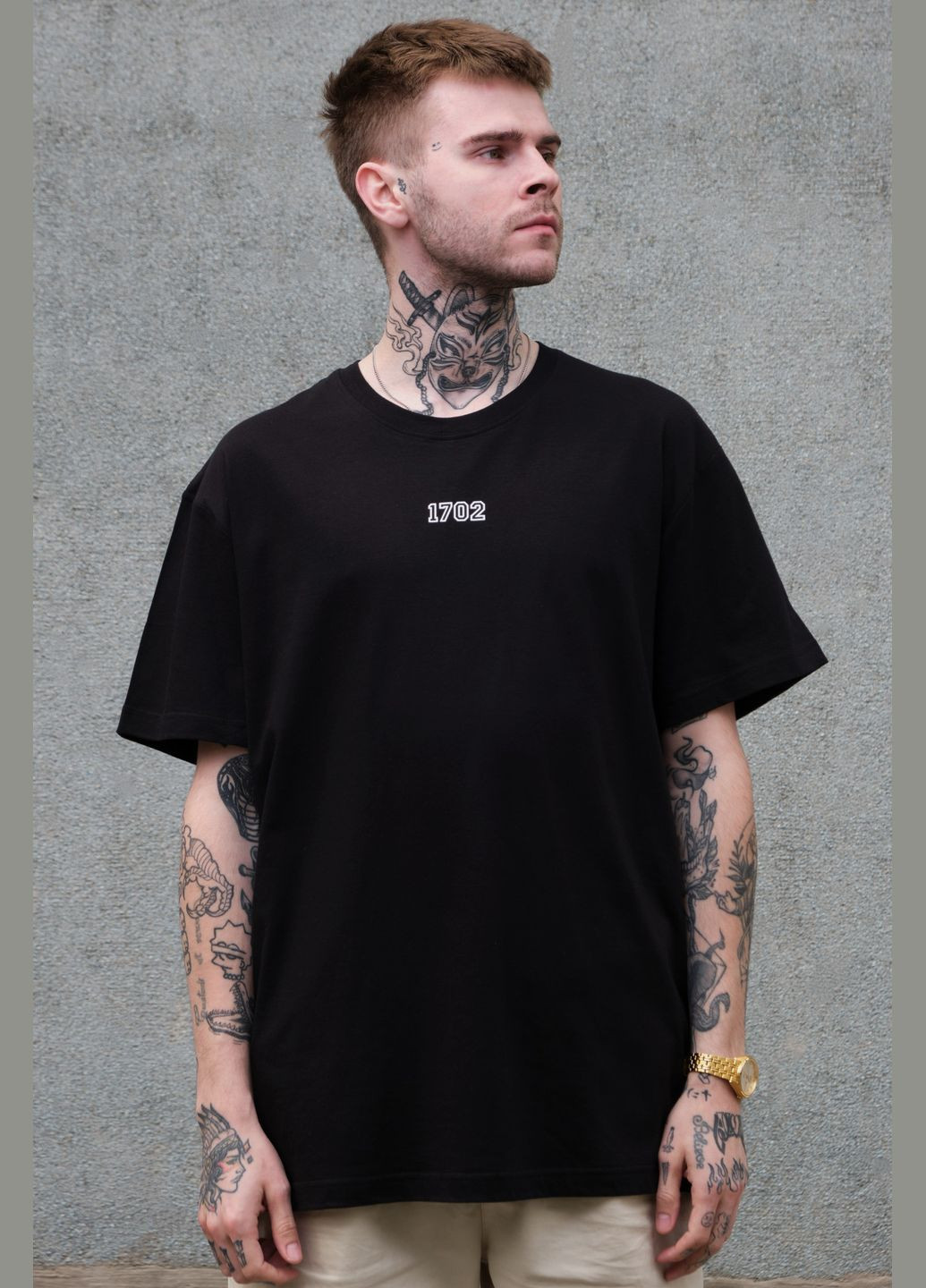 Чорна чоловіча оверсайз футболка з принтом suki з довгим рукавом Without