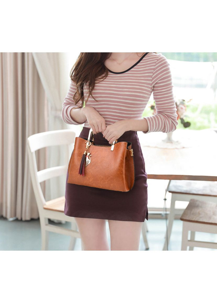 Жіноча сумка на плече з брелоком коричнева з екошкіри ProDobro (363260204)