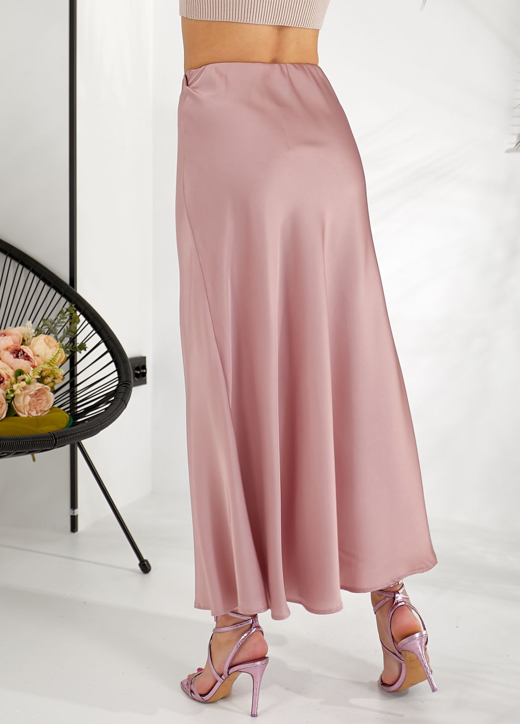 Пудровая офисная, праздничный, вечерний однотонная шелковая юбка No Brand клешированная, а-силуэта (трапеция)