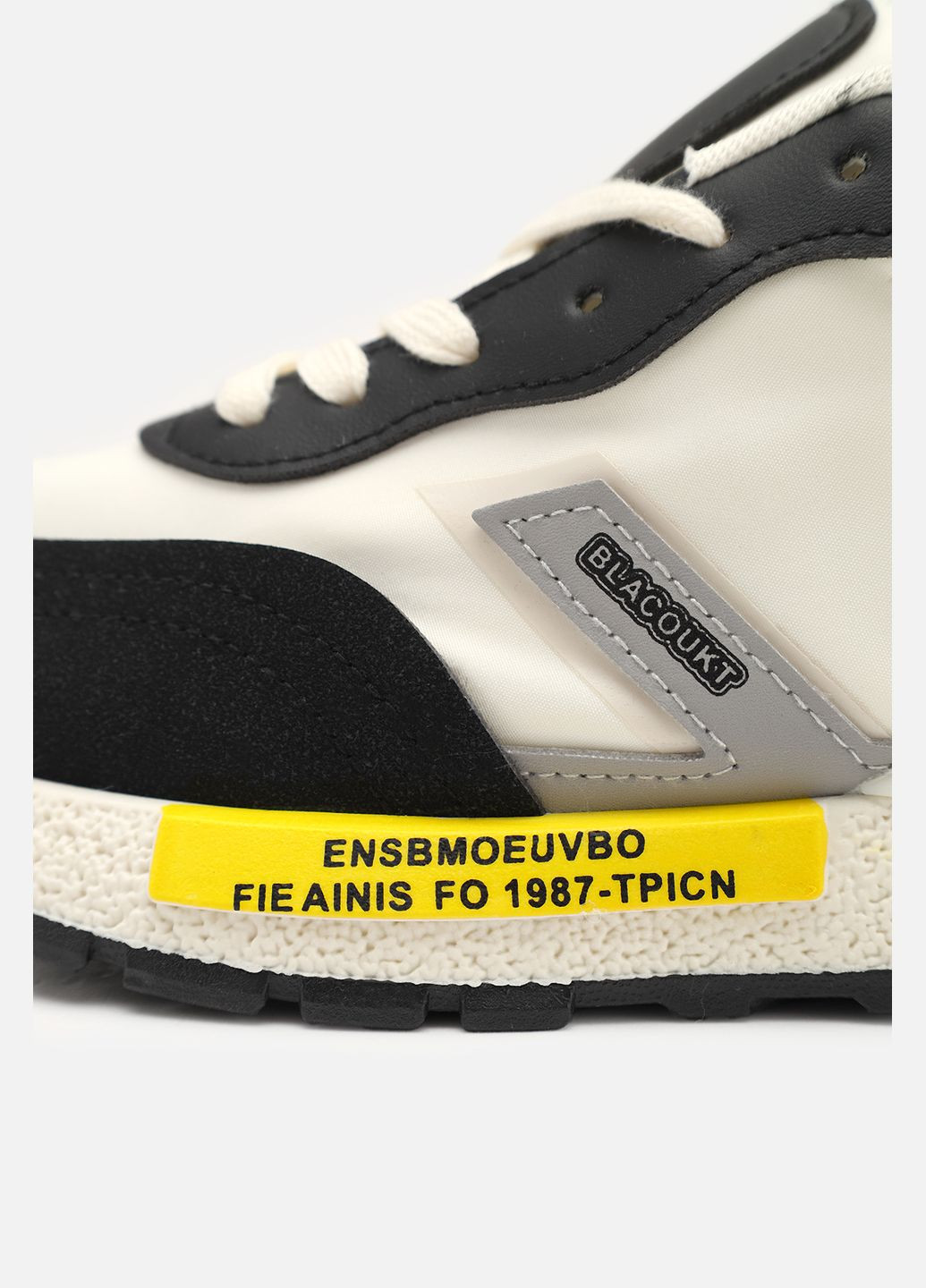 Молочні Осінні кросівки на пласкій підошві чоловічі колір молочний цб-00267180 Yuki