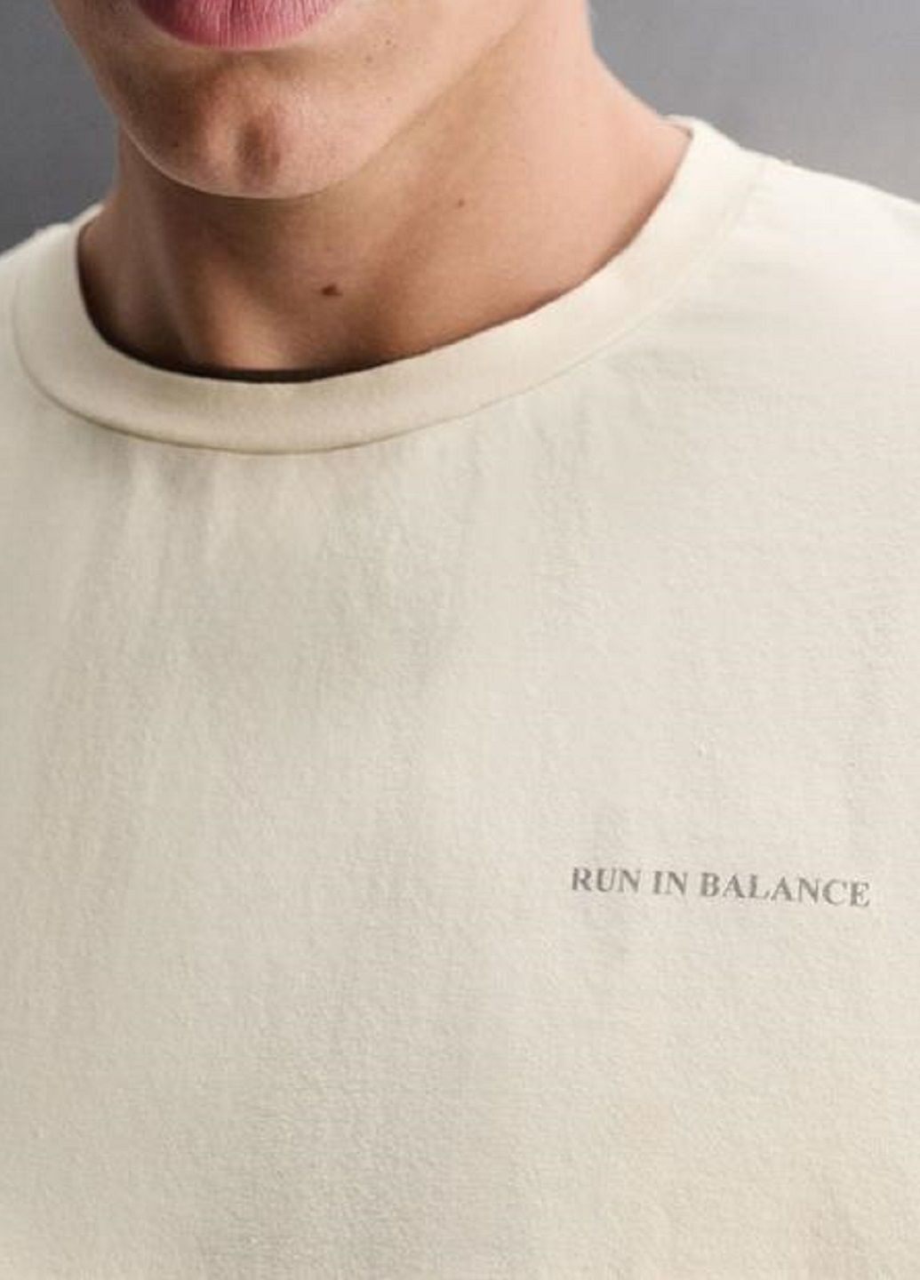 Молочна футболка Zara