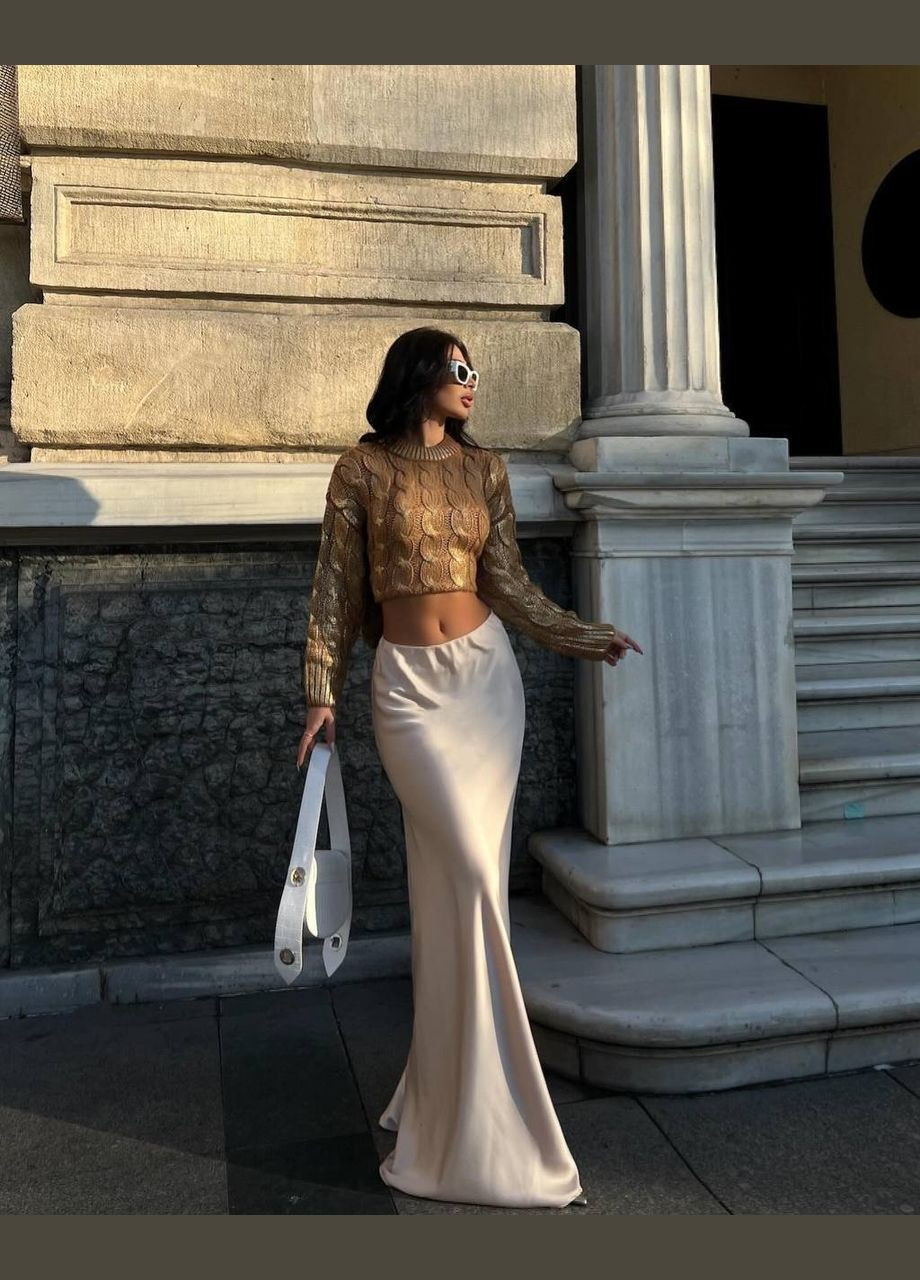 Бежевая однотонная легкая бежевая юбка-макси из королевского атласа, приятная к телу – элегантный и утонченный выбор для стильных образов No Brand