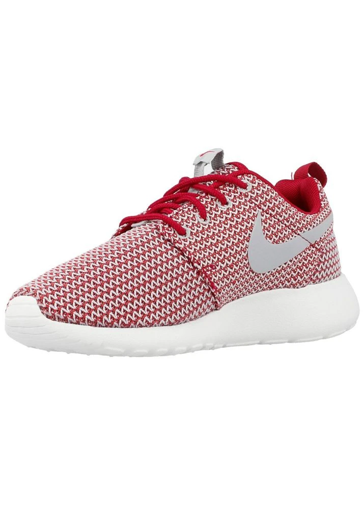 Червоні кросівки wmns rosherun red 511882-611 Nike