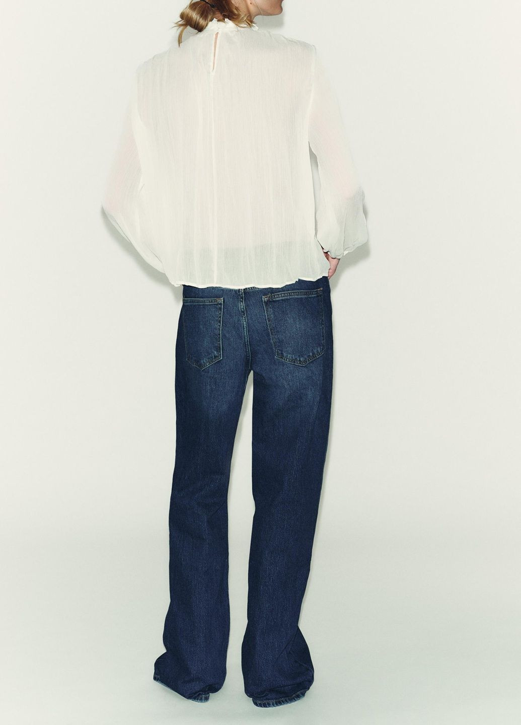 Молочна блузка Zara