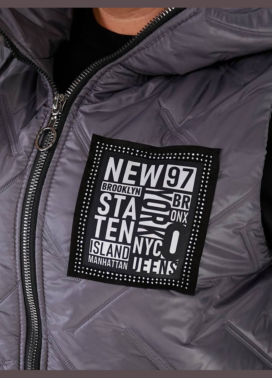 Жіноча батал жилетка безрукавка довга по коліно з капюшоном та кишенями графітова на блискавці демісезонна пряма Viki Жилет (316111602)