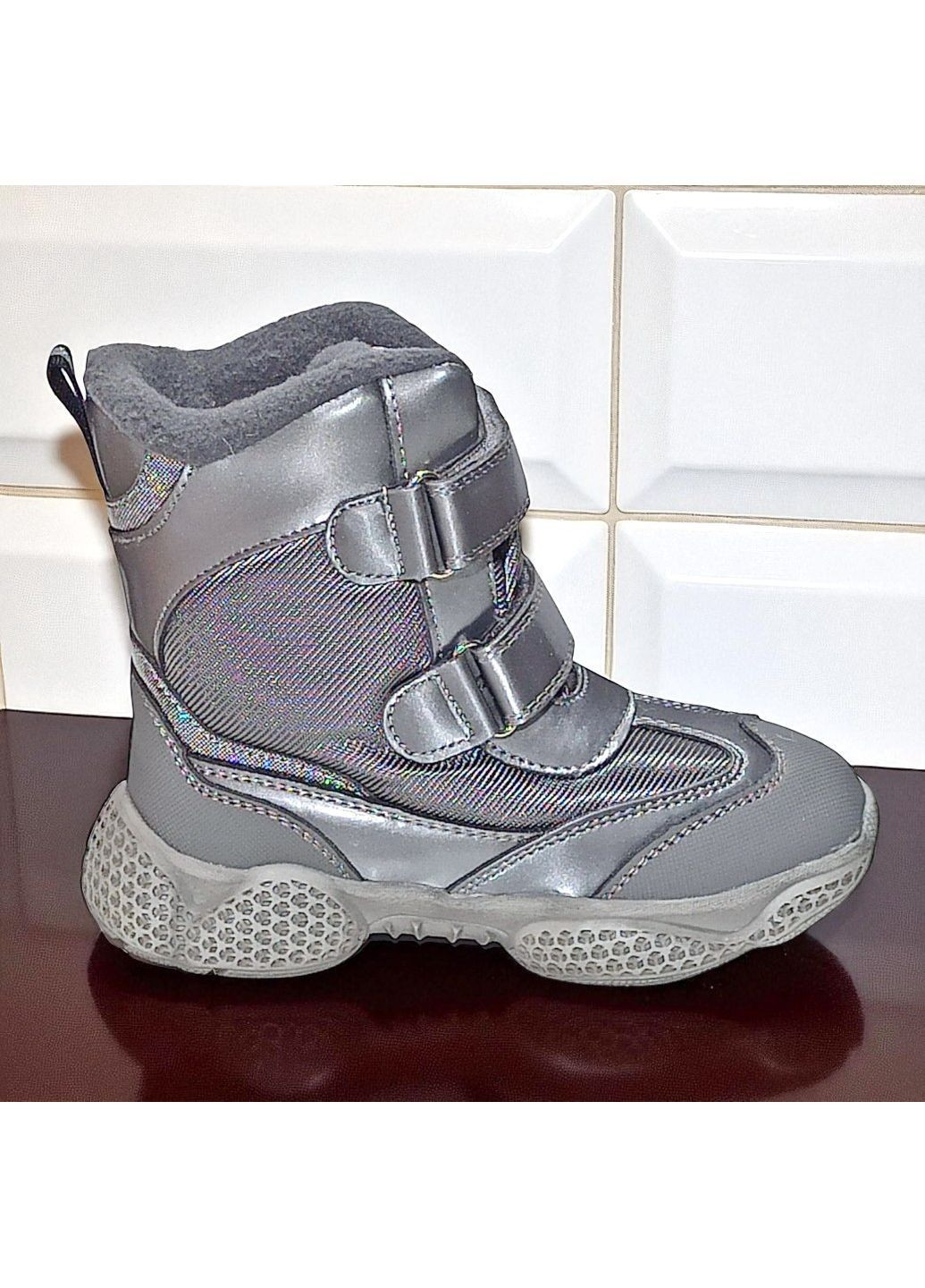 Зимові дутики на овчині сноубутси зимові черевики на липучках для дівчинки Казка L&D (365578831)