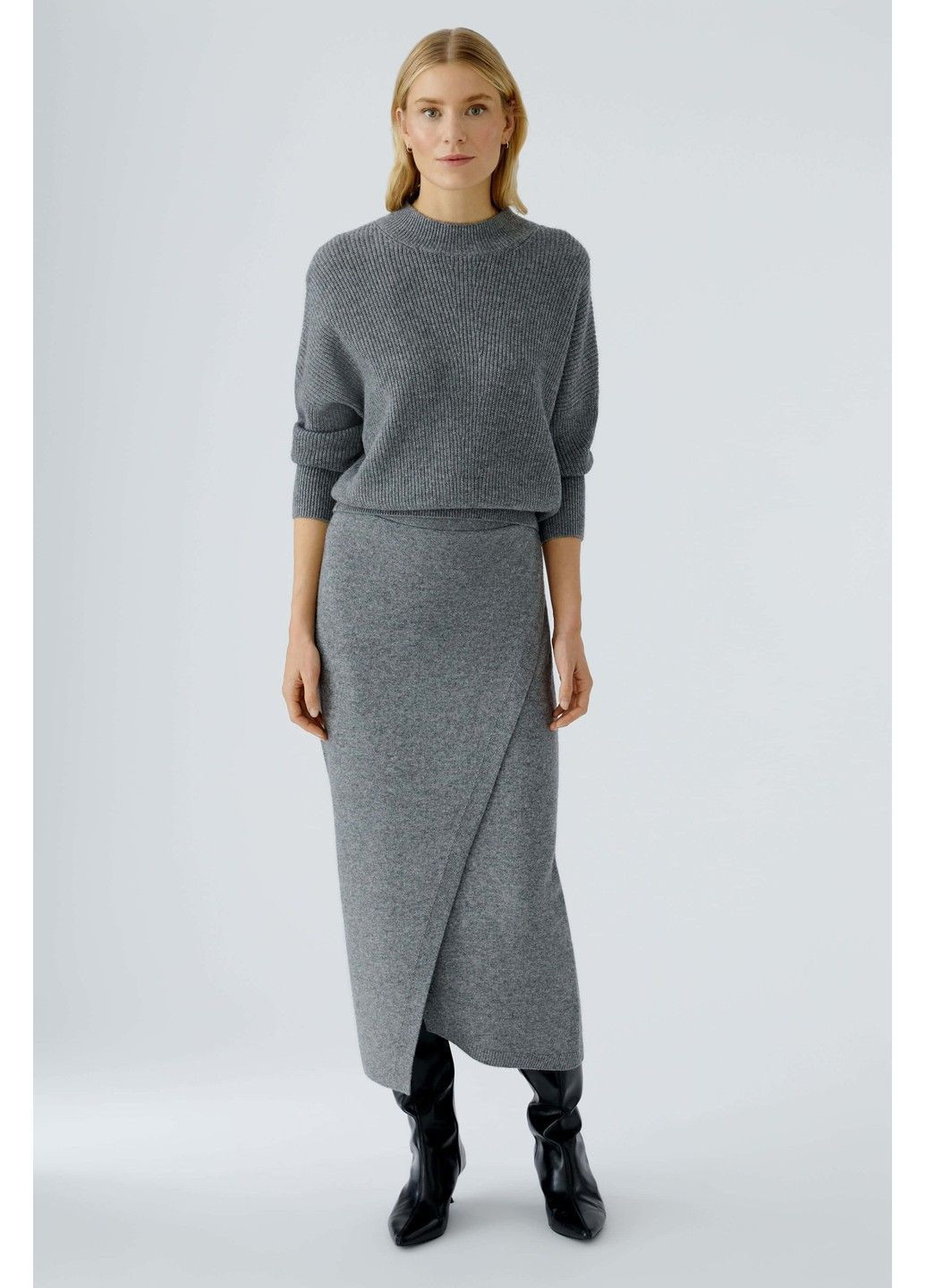 Серая повседневная женская юбка серый Oui карандаш