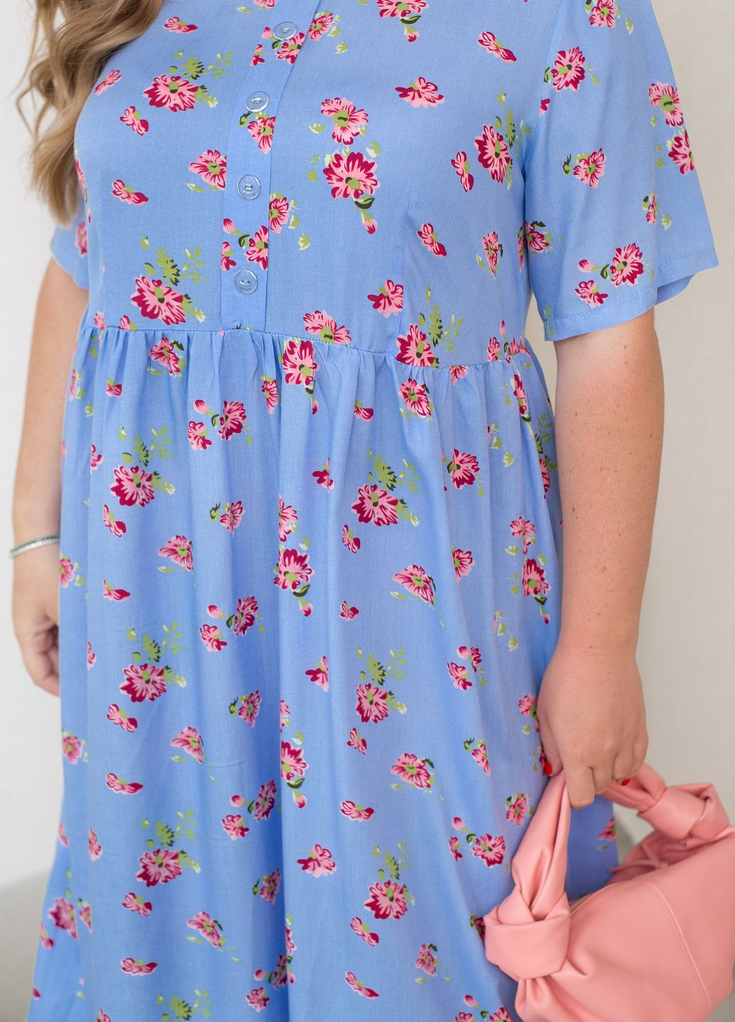 Голубое повседневный, кэжуал платье миди а-силуэта летнее на пуговицах колокол, клеш, а-силуэт, рубашка No Brand с цветочным принтом