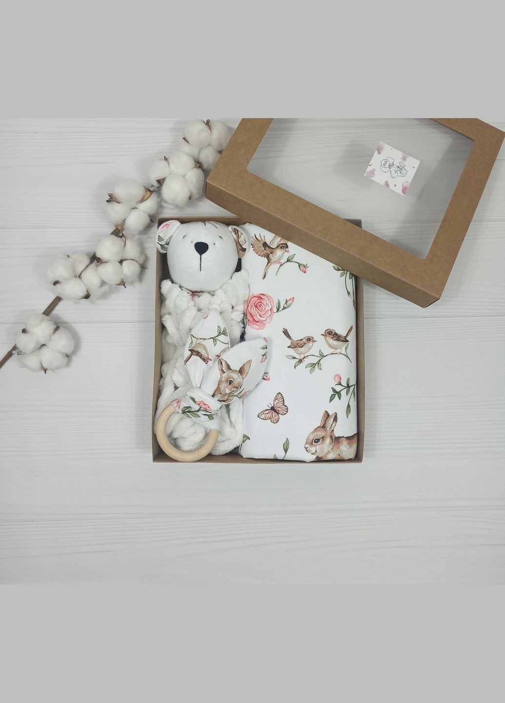 Комплект для малыша: пеленка, комфортер, грызунок a.l.babybox Зайчики в розах No Brand (308752055)