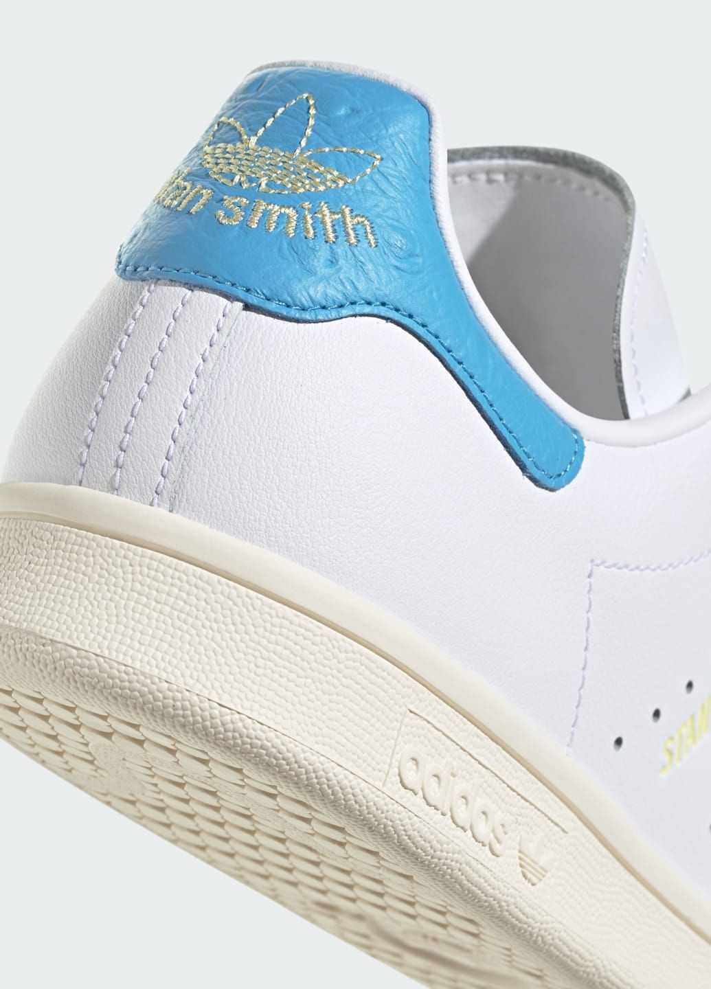 Білі всесезонні кросівки stan smith adidas