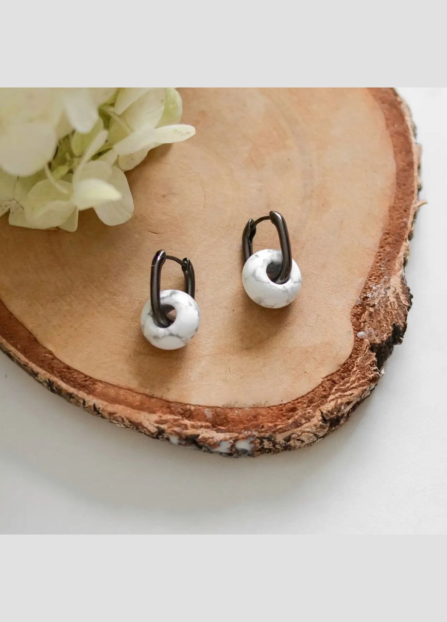 Серьги натуральный камень Кахолонг, фур-ра гипоаллергенный сплав цвет черный d-14х7мм L-20мм No Brand Підвіски (305593769)