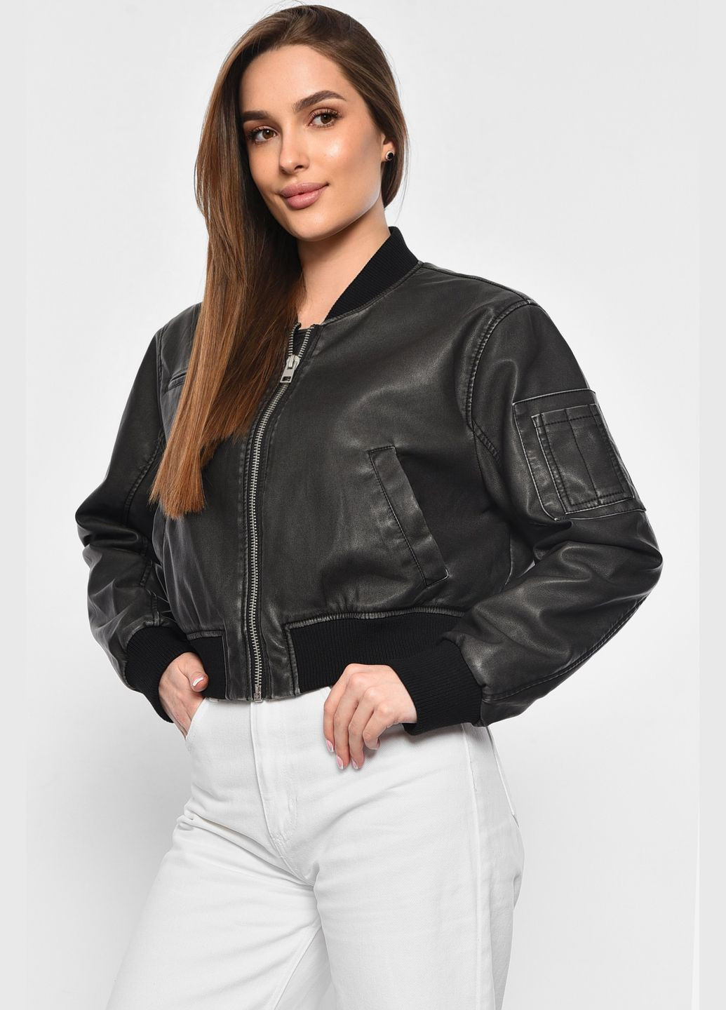 Черная демисезонная куртка женская из экокожи темно-серого цвета Let's Shop