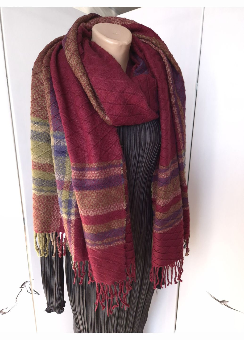 Шарф-палантин жіночий в ромби з китицями осінь-зима 224х78 см No Brand (324069369)