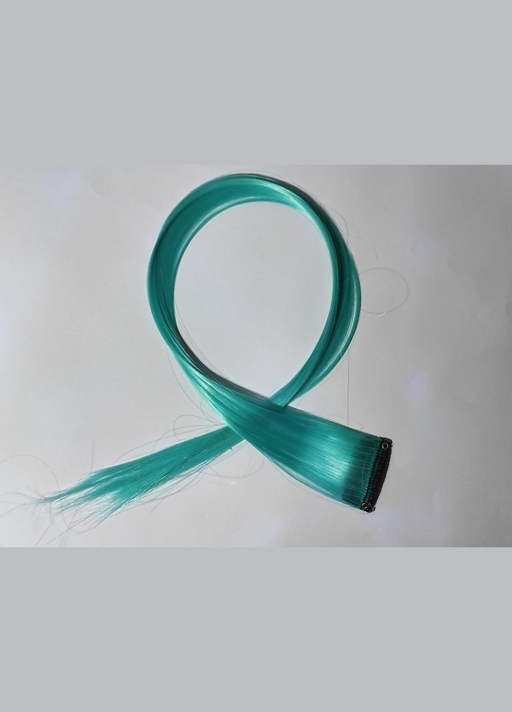 Декоративне пасмо волосся однотонне на заколці 50 см бірюзове No Brand (334000600)