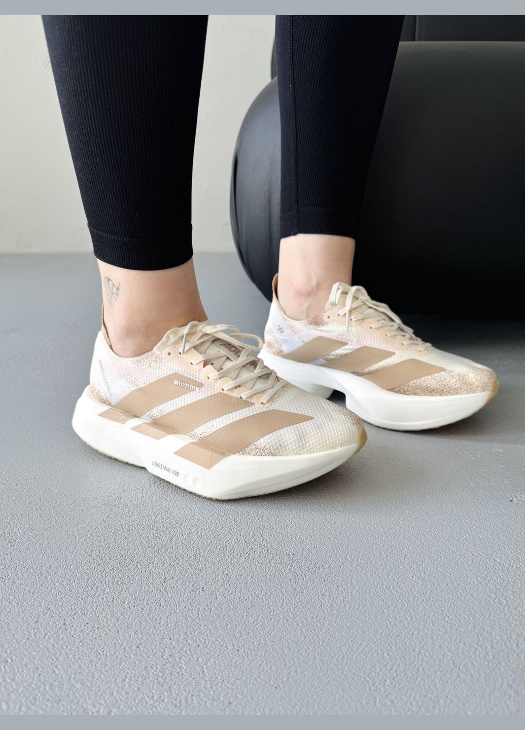 Кроссовки женские Adidas Adizero EVO SL Gold Pink | Адидас Адизеро ЭВО золотые No Brand золотые демисезоны (341485849)