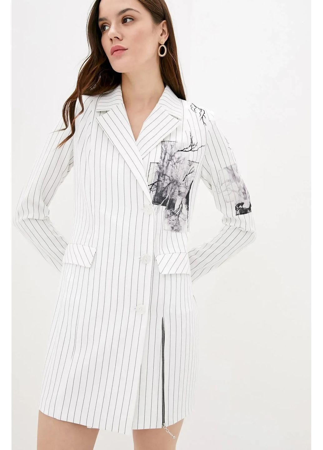 Белое платье-пиджак с аппликацией, цвет белый Rica Mare