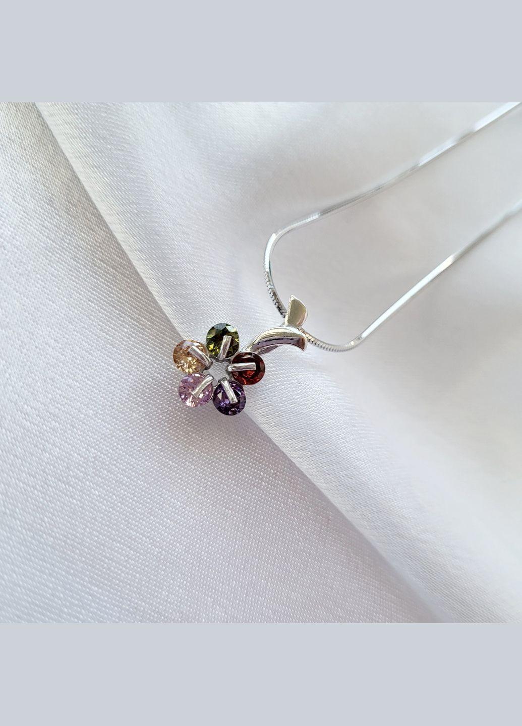 Серебряная подвеска подвес Цветок Анютка с разноцветными камнями серебро 925 проба 1.42г No Brand (306742755)