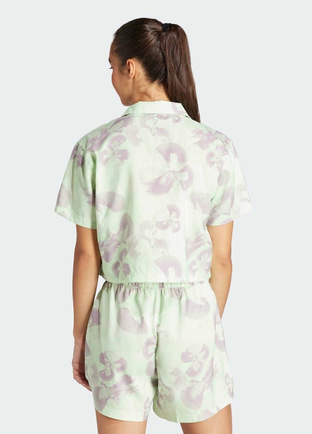 Бежева всесезон укорочена сорочка floral graphic adidas