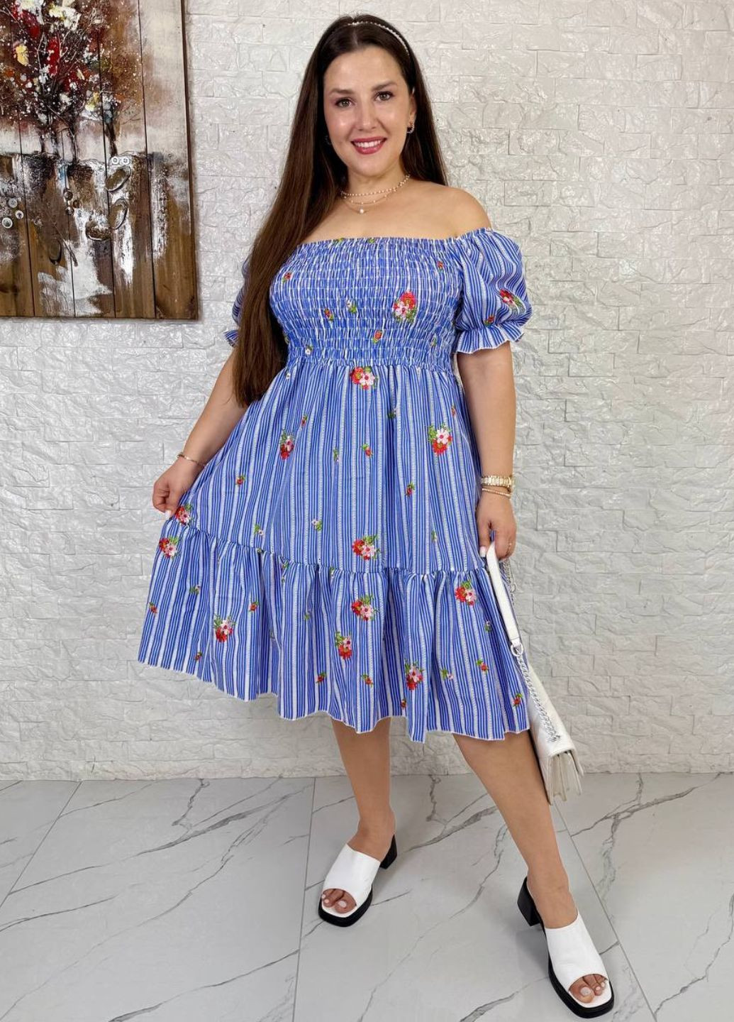 Голубое повседневный изысканное легкое летнее повседневное меди платье с короткими рукавами фонарик и воланом на юбке Tik-Tak с цветочным принтом