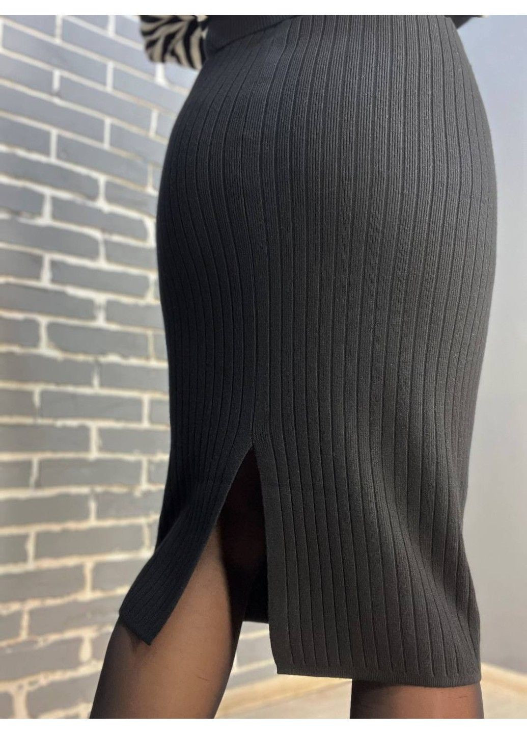 Черная женская юбка 478 вязка широкий рубчик разрез средняя длина My Fashion