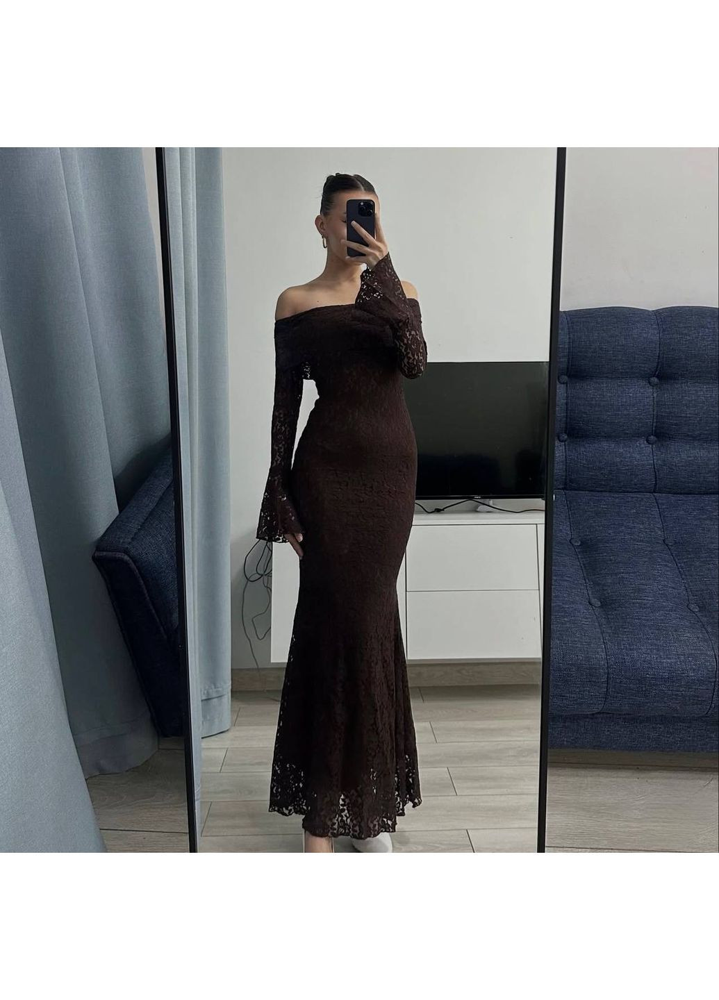 Коричневое вечернее женское платье с открытими плечами KaraMix однотонное