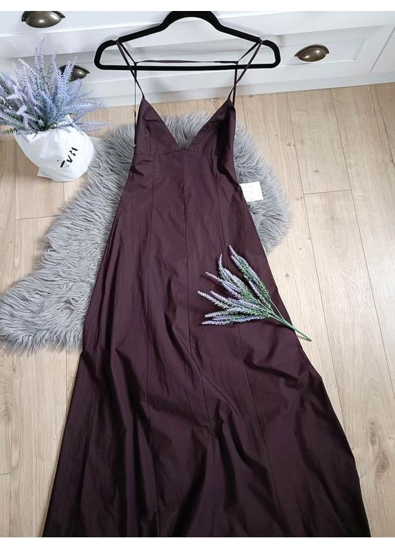 Коричневое объемное платье меди с открытой спиной Zara