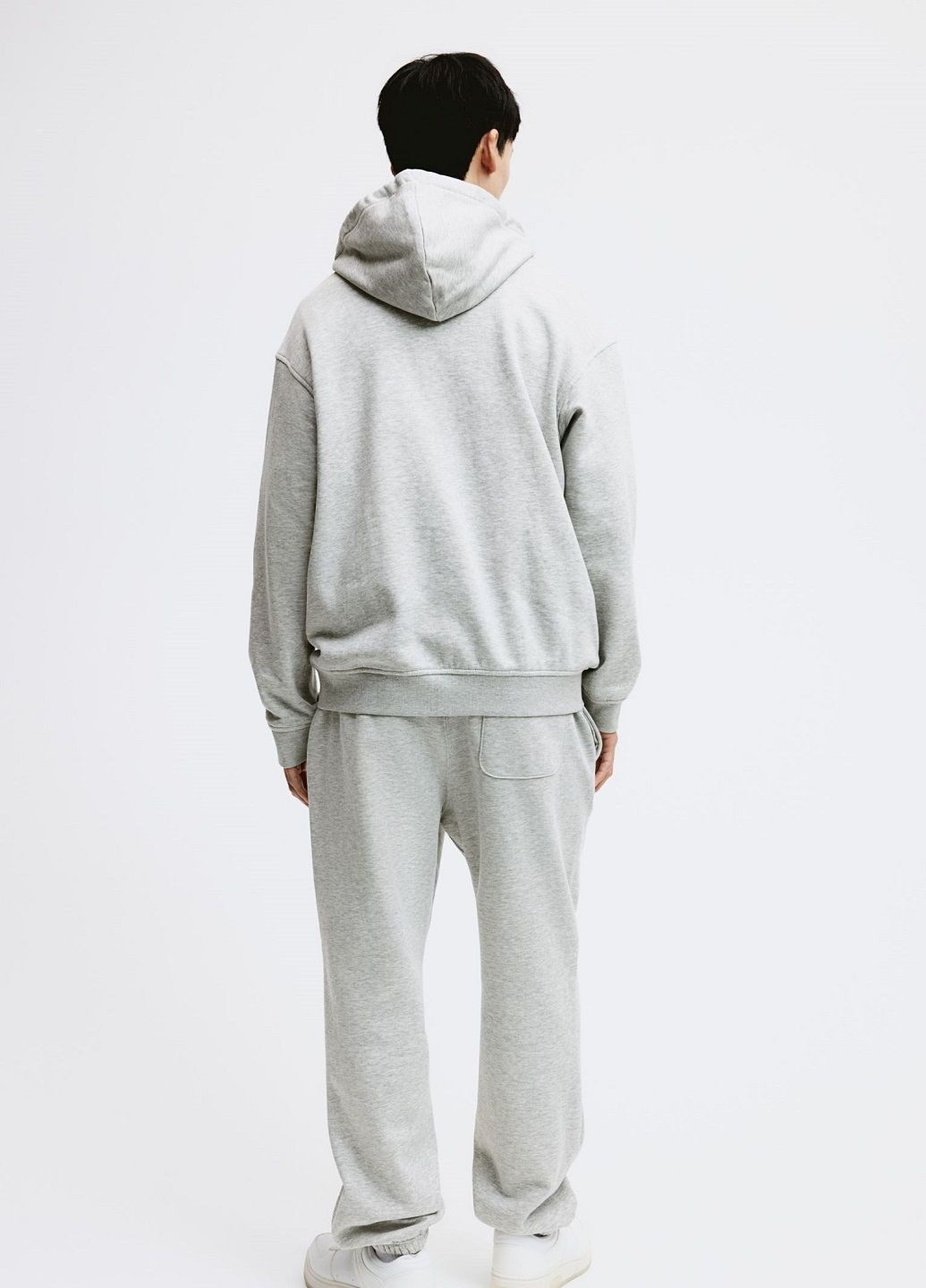 Серые спортивные демисезонные брюки H&M