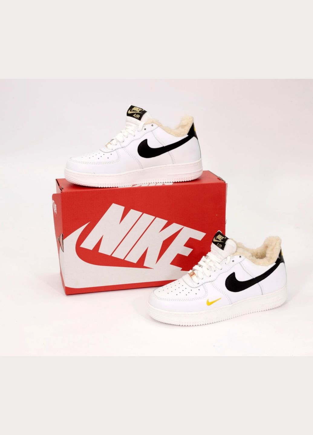 Кросівки зимові жіночі і чоловічі Nike Air Force 1 mini swoosh winter low white fur | Найк Аір Форс 1 низькі білі з хутром No Brand білі зими (309006020)
