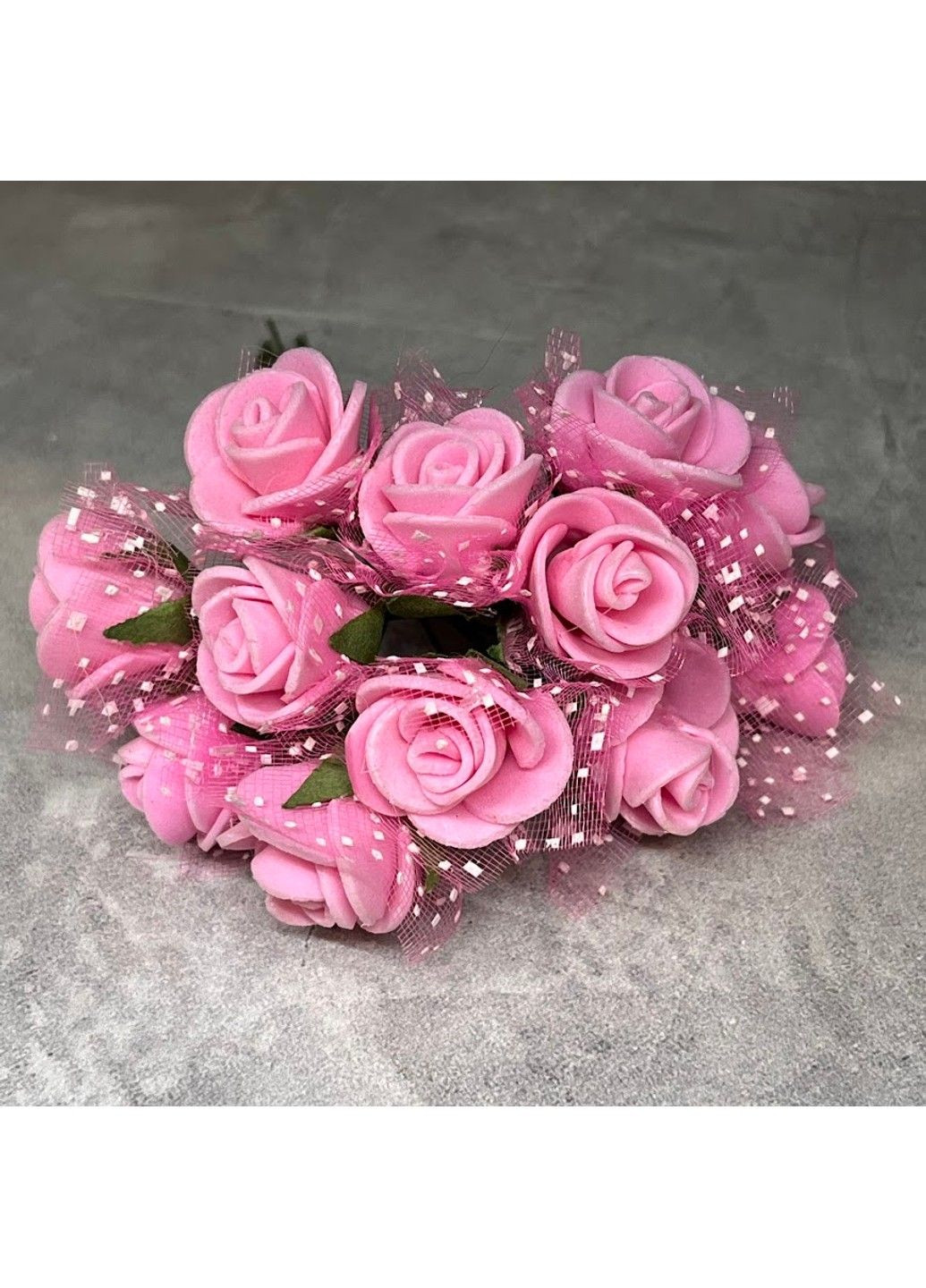 Букет роз из фоамирана (фатин), D цветка ~2 см, длина ~8 см, розовый, 1 букет (12 цветов) No Brand (322247461)