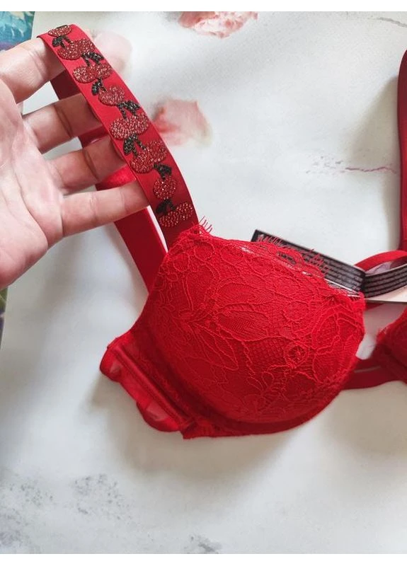Красный бюстгальтер с пуш ап оригинал victoria`s secret Victoria's Secret