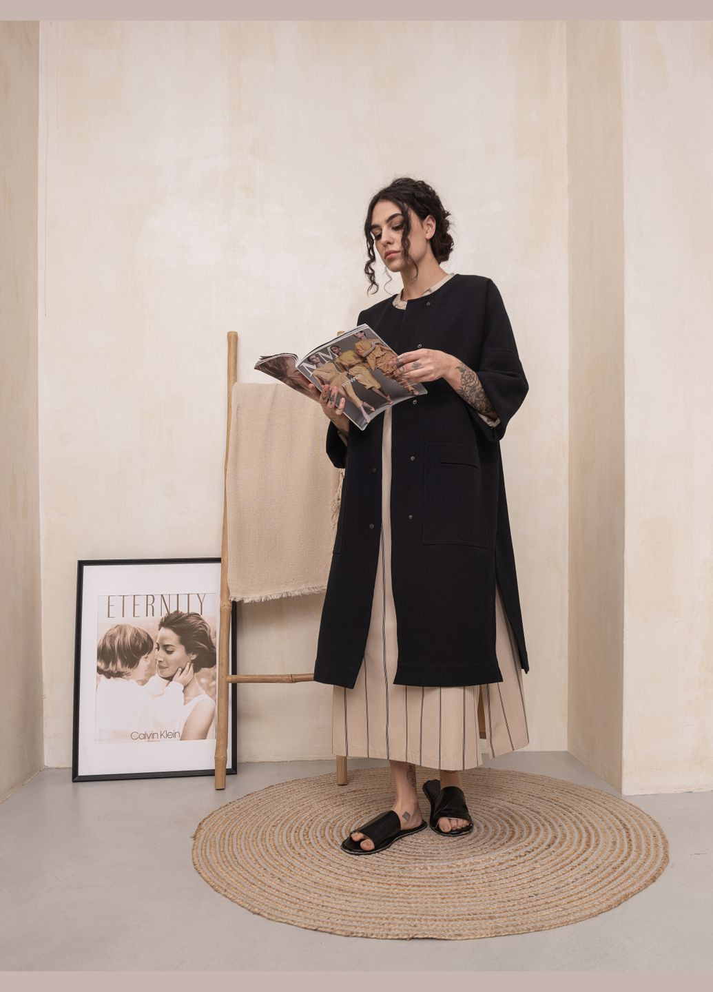 Чорне демісезонне Пальто без коміра оверсайз HankaKohana