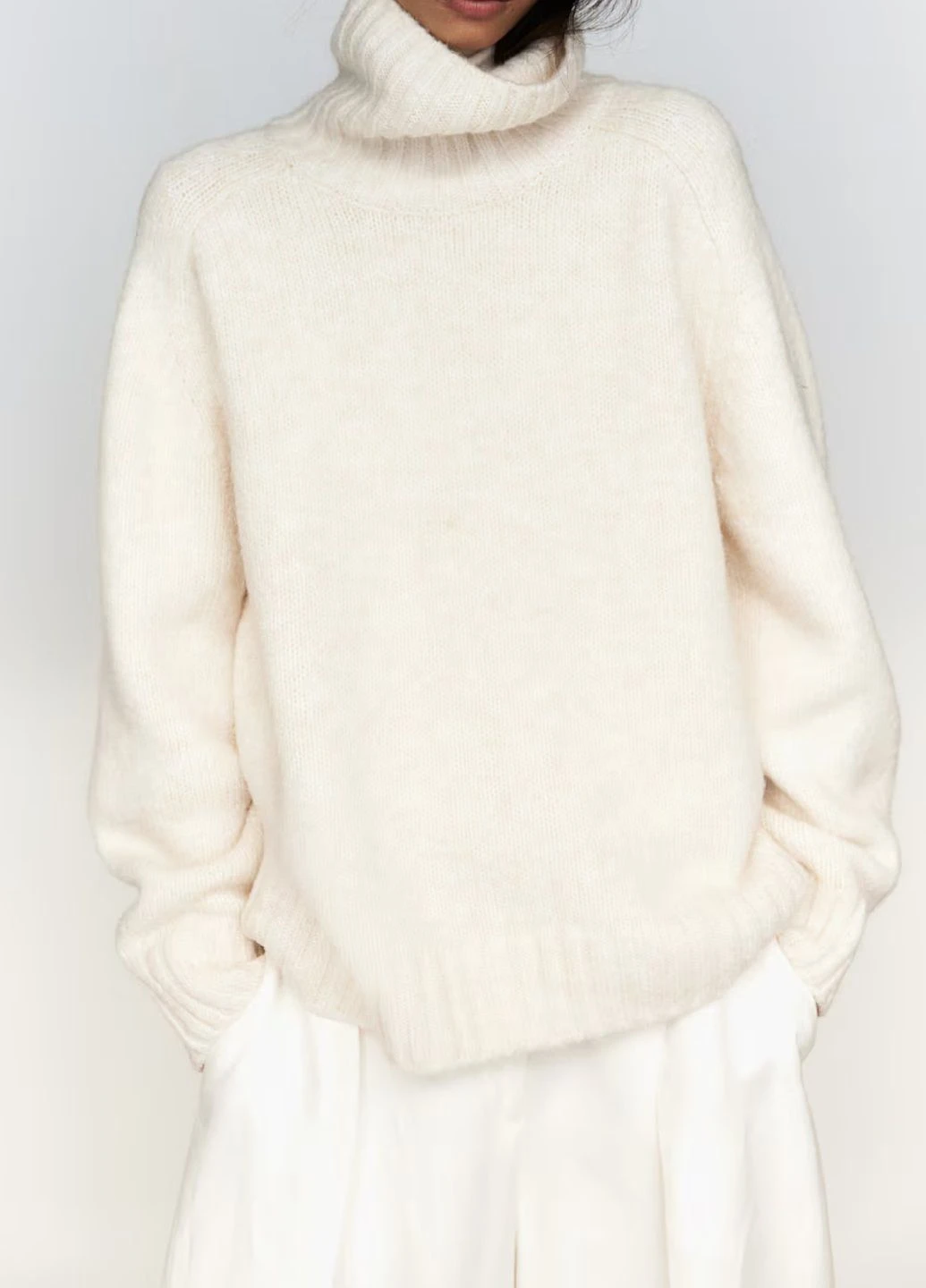 Молочний зимовий светр H&M