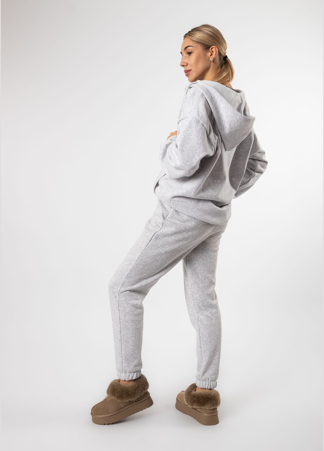 Уггі (1943ЦА) Lola Andy (328915166)