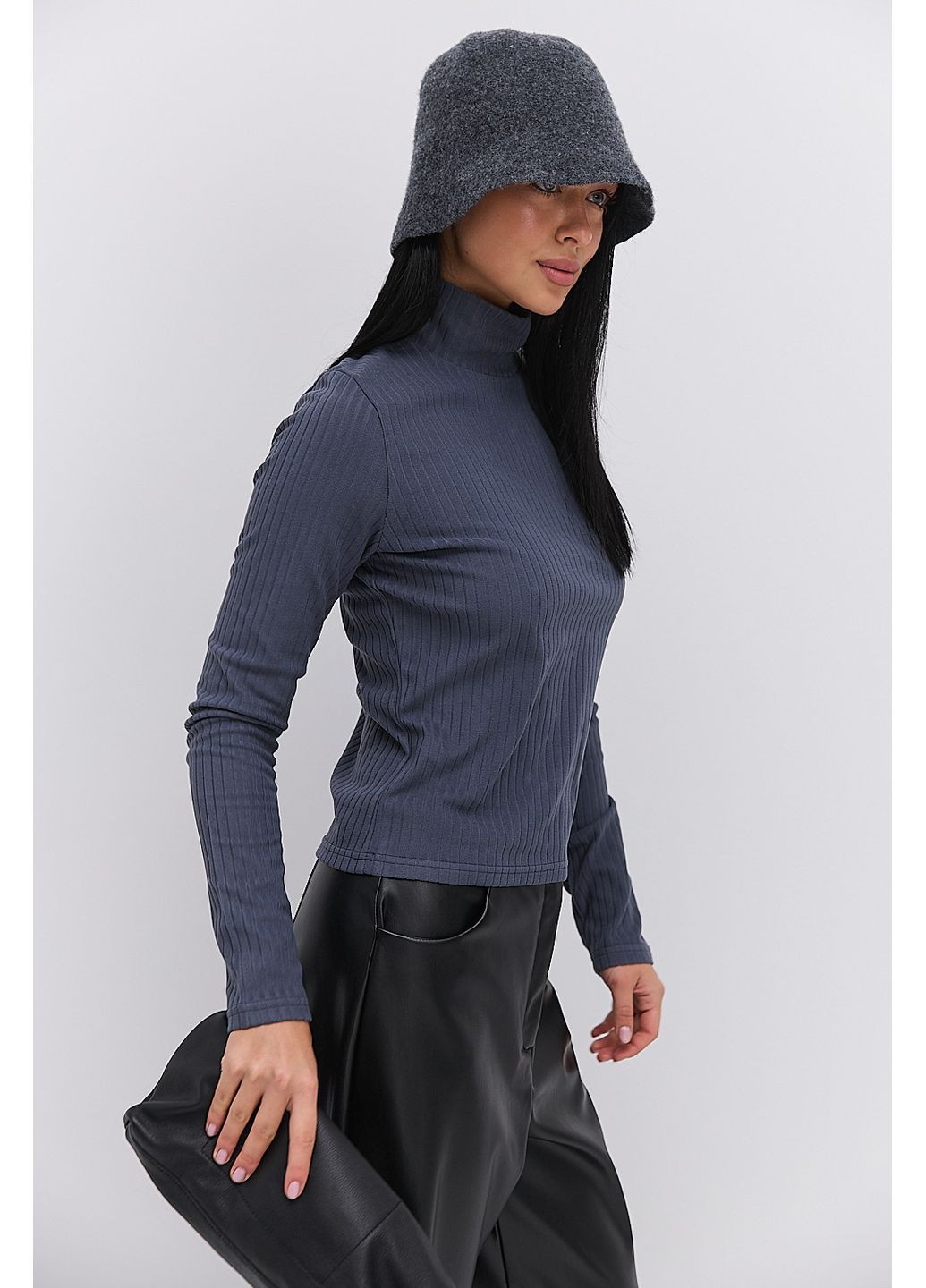 Жіночий теплий лонгслів сірий з коміром-стійкою Arjen (370601779)