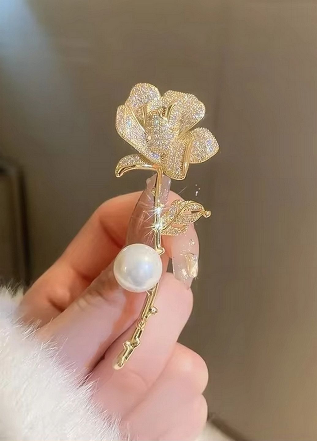 Брошь Adele (305829107)