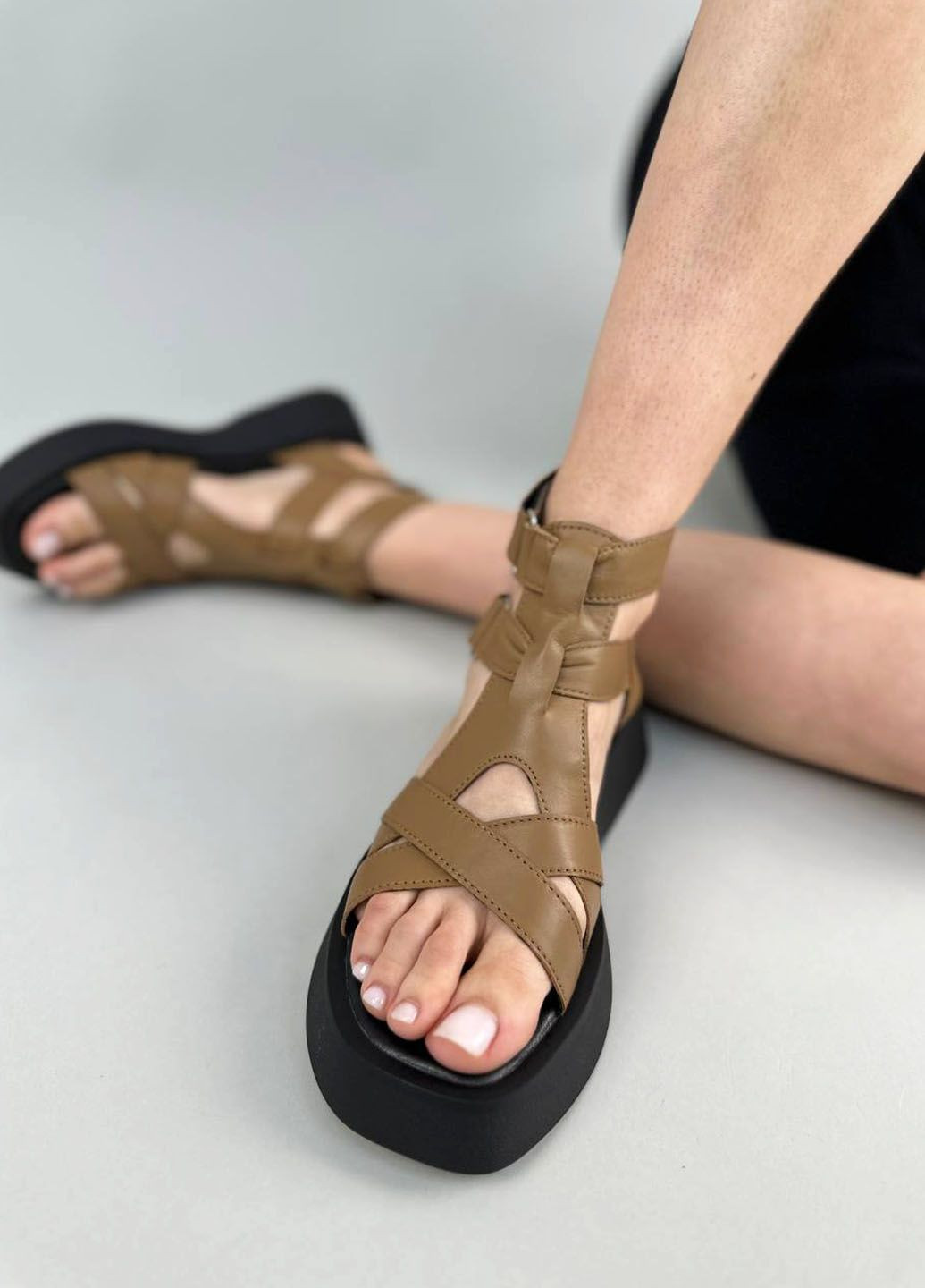 Коричневые босоножки Rayskaya woman на липучке