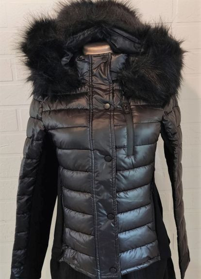 Черная демисезонная куртка Queen Drama