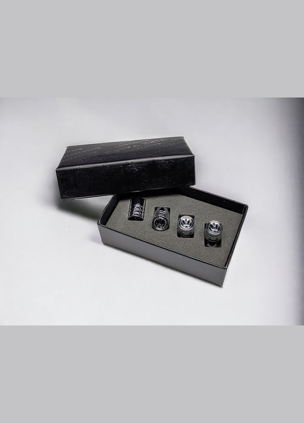 Металеві ковпачки на ніпель з логотипом Хром Volkswagen (330789505)