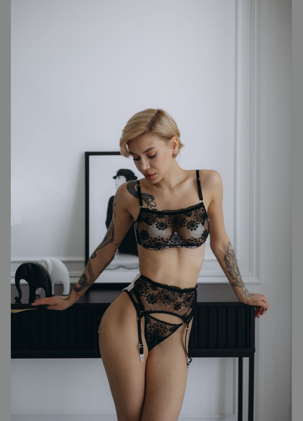 Чорний демісезонний поясок для панчіх Endorphine