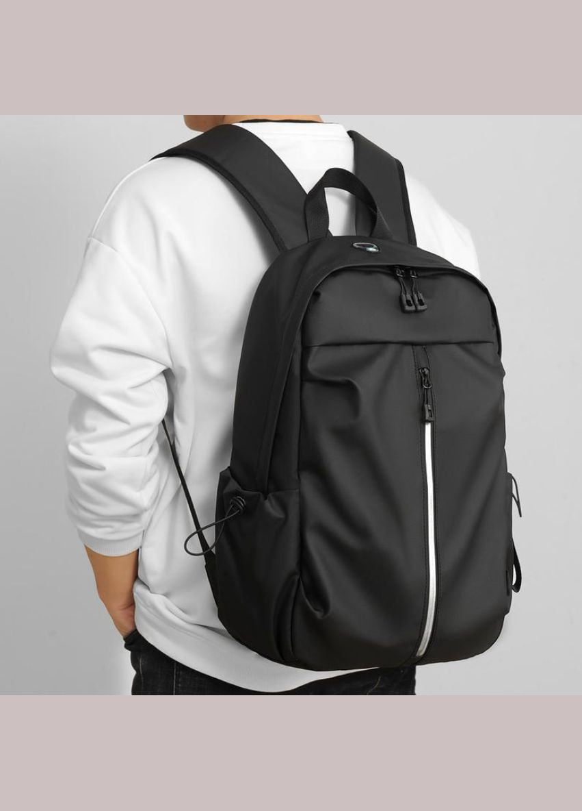 Міський чоловічий рюкзак з кишеню для ноутбука. Чорний No Brand (314811570)