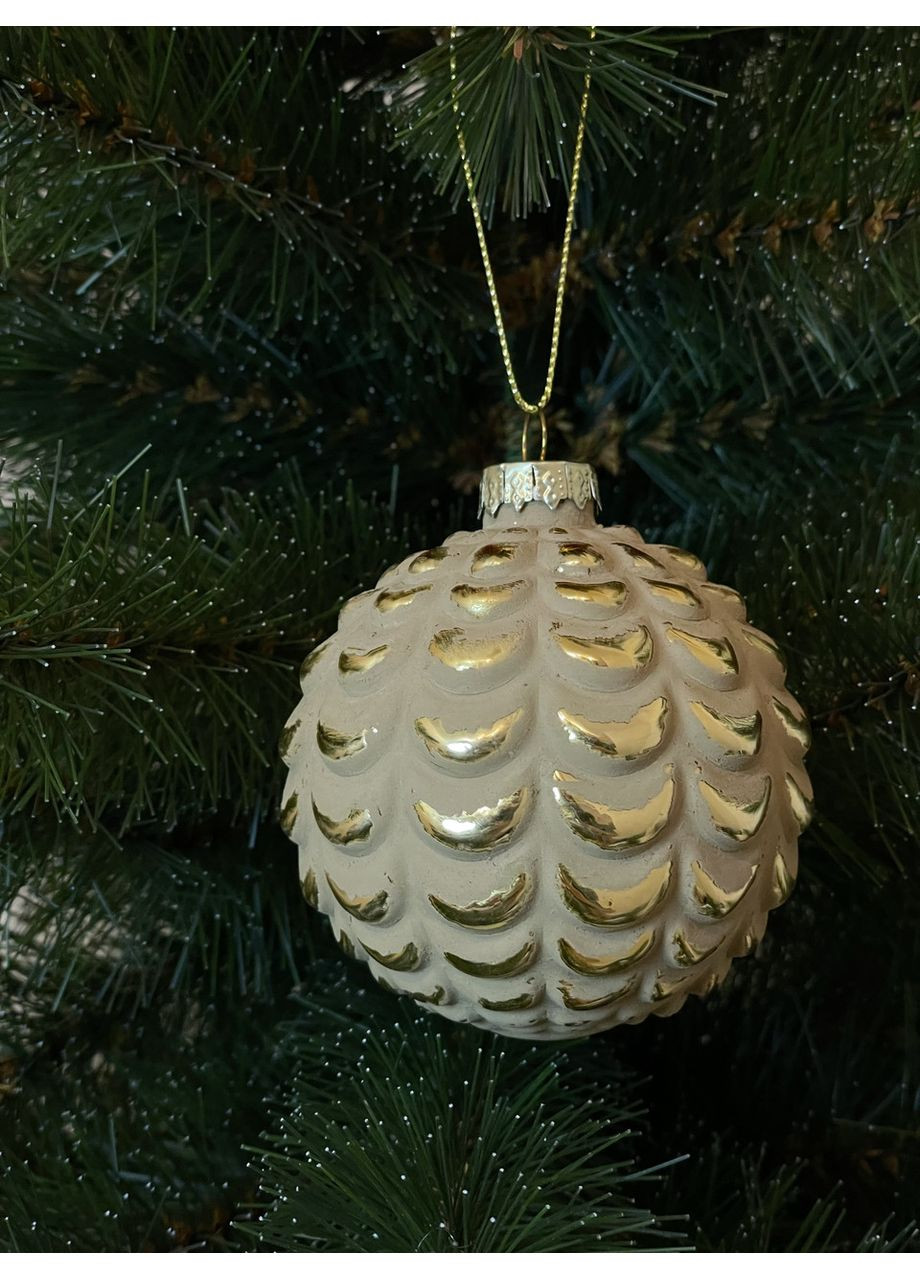 Ялинкова скляна кулька Chomik Ø 8 см бежево-золотава для декору новорічної ялинки різдвяна іграшка ProDobro (367264341)