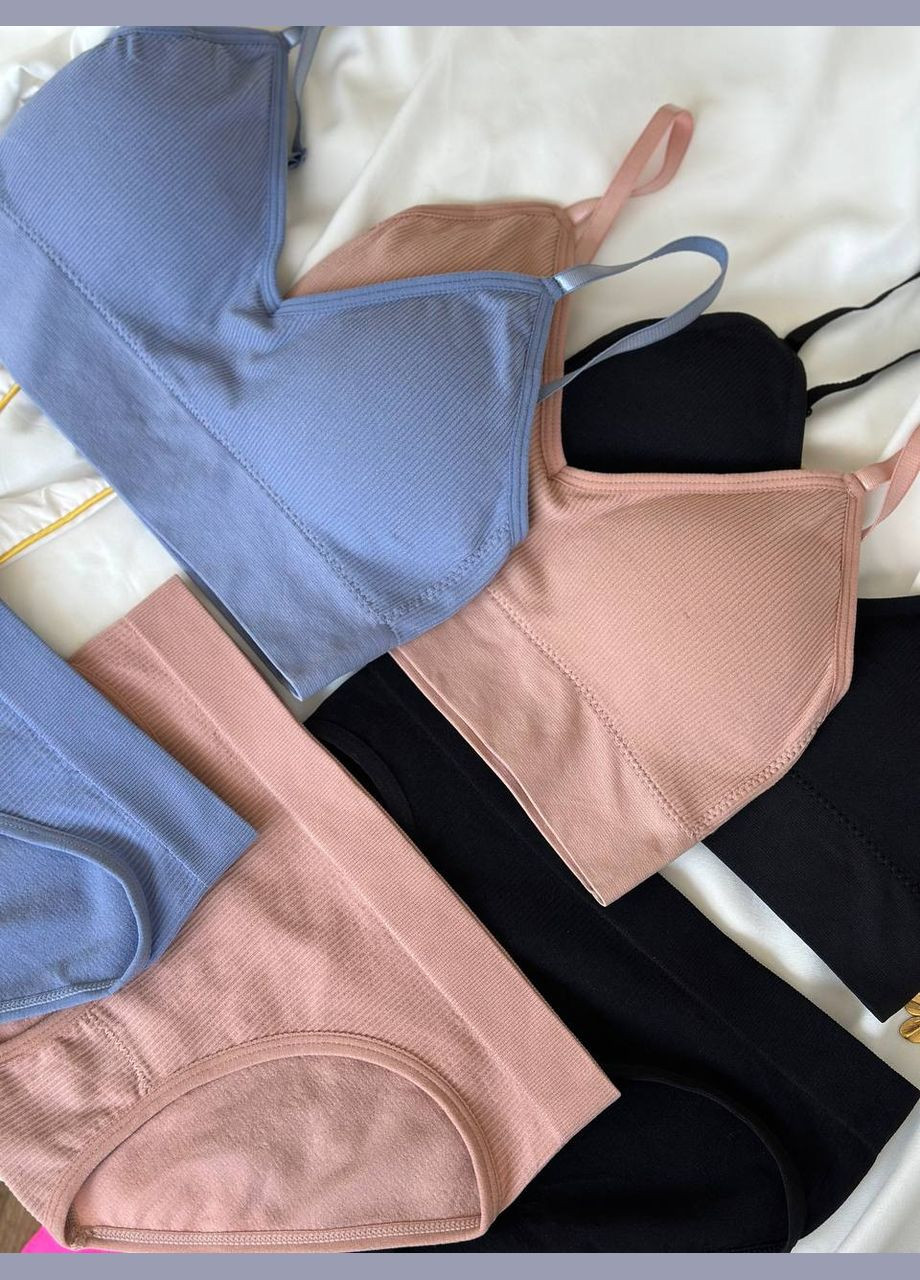 Черный демисезонный удобный яркий комплектик Vakko