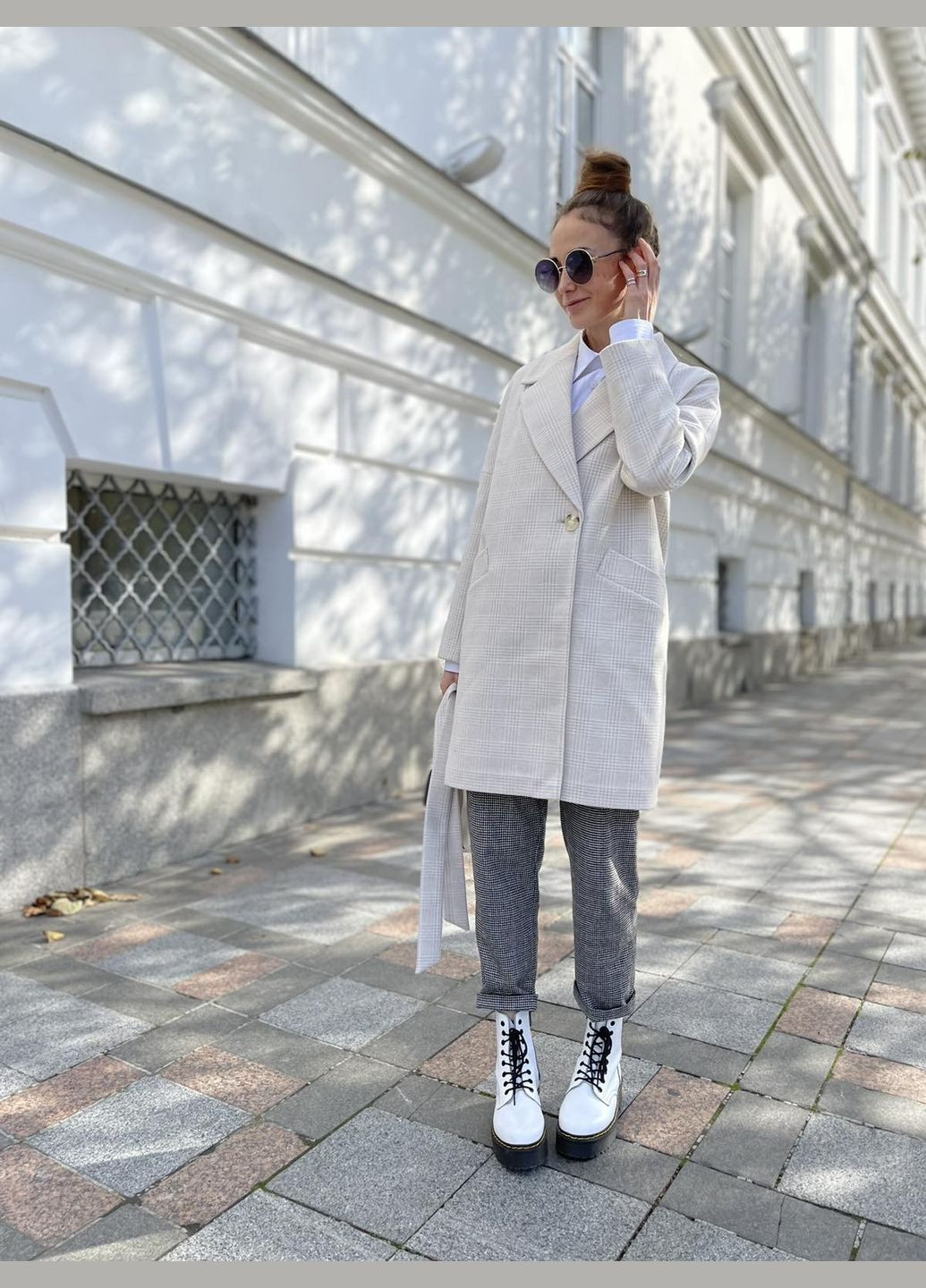 Бежевое демисезонное Пальто демисезонное Анна M бежевого цвета (ПЭ-5-94-беж) Sifurs