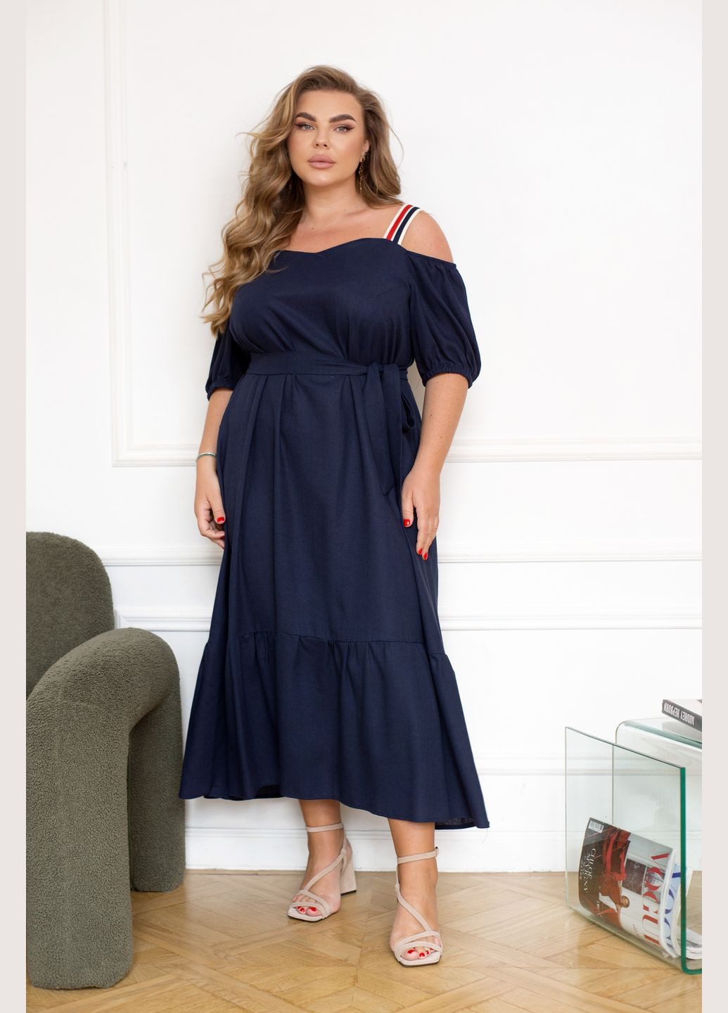 Темно-синее коктейльное платье с открытыми плечами Minova однотонное