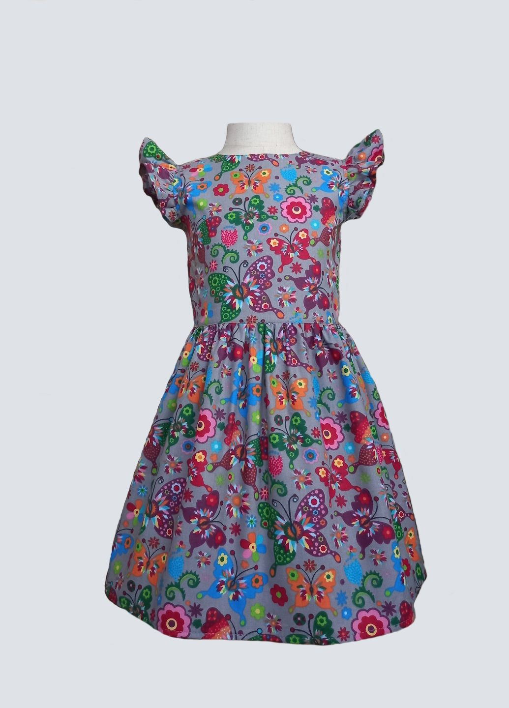 Серое платье бабочки на сером GEX (343052376)