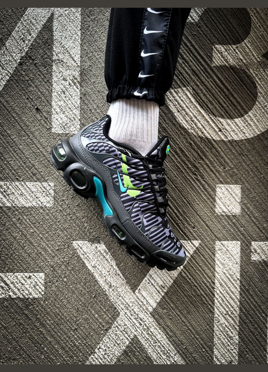 Сірі всесезон кросівки чоловічі nike air max tn plus drift black gray | найк аір макс тн чорні сірі No Brand