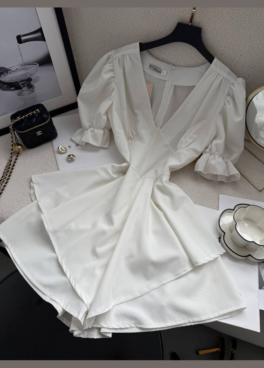 Молочный лёгкий летний комбинезон, красивый и стильный, идеальный для тёплой погоды No Brand 659 однотонный молочный